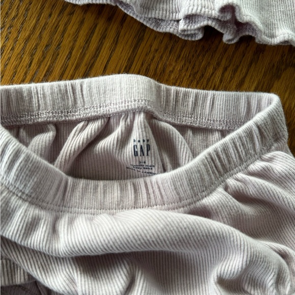 Baby Gap 3 Piece Ribbed Outfit in Pale Purple Plum, size 3-6M - Picture 7 of 12